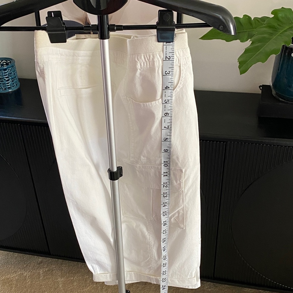 Laura Ashley Women's White Cargo Shorts - Picture 6 of 6